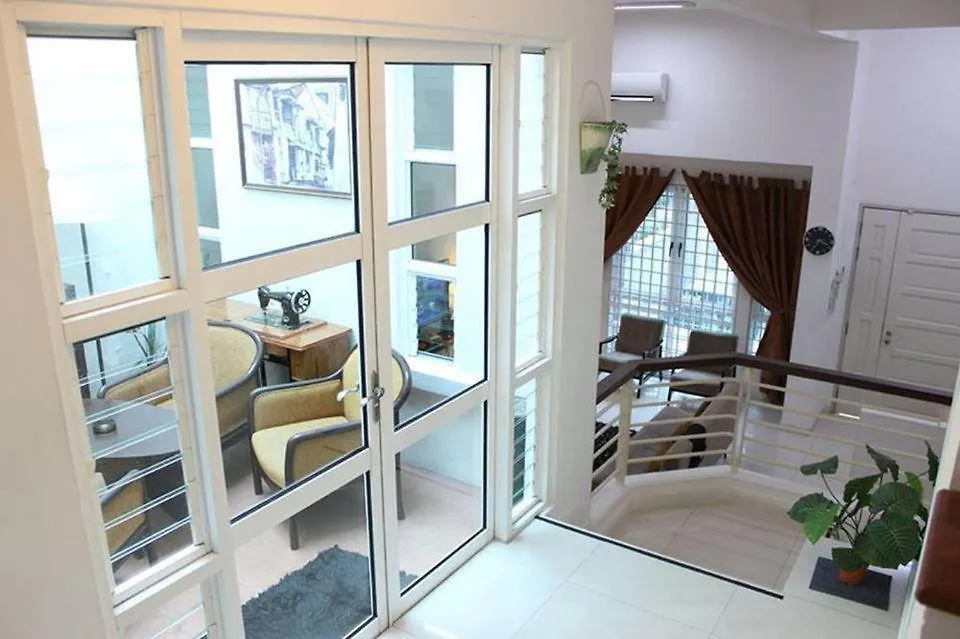 Отель Nautilus Bay Home Джорджтаун